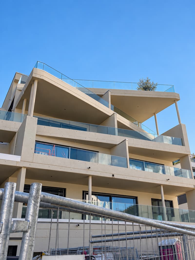 Exklusive 4.5-Zimmer-Terrassenwohnung mit Weitsicht und ultraluxuriösem Ausbau (1)