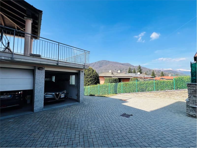 Villa in vendita a Marchirolo (2)