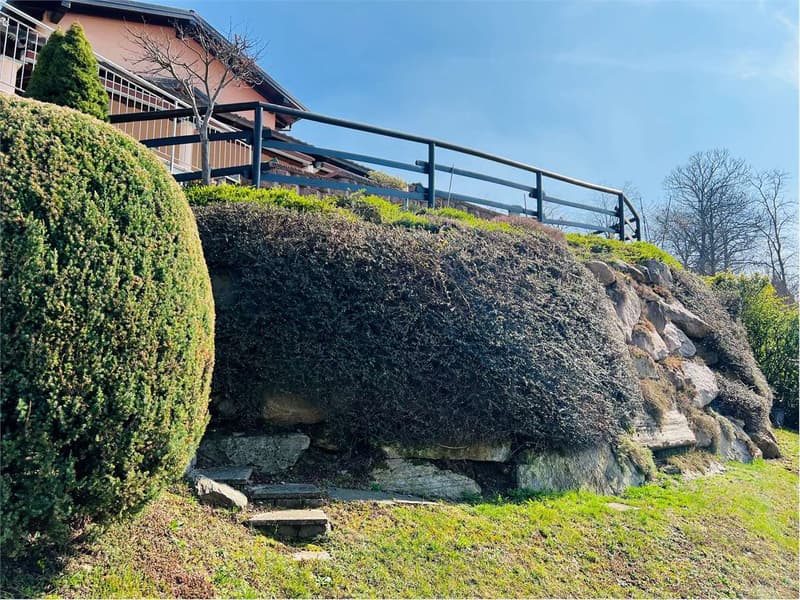 Villa in vendita a Marchirolo (5)
