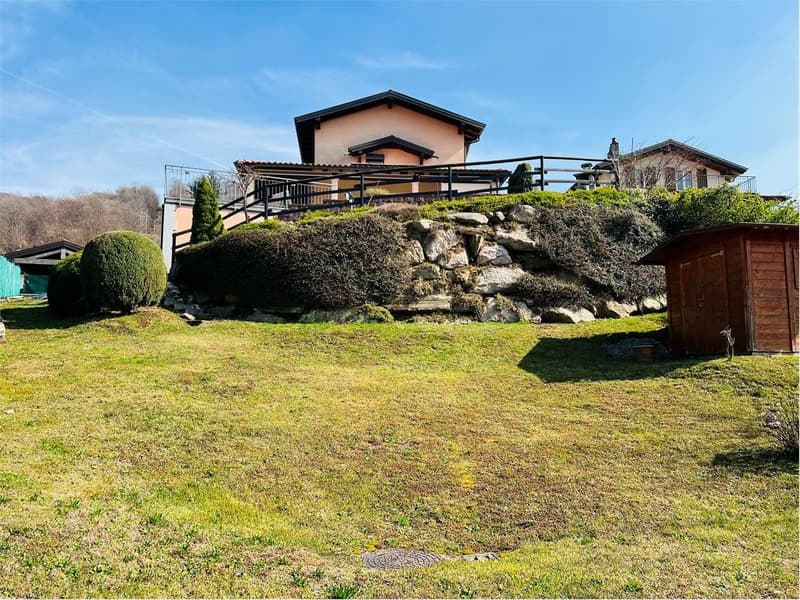 Villa in vendita a Marchirolo (4)