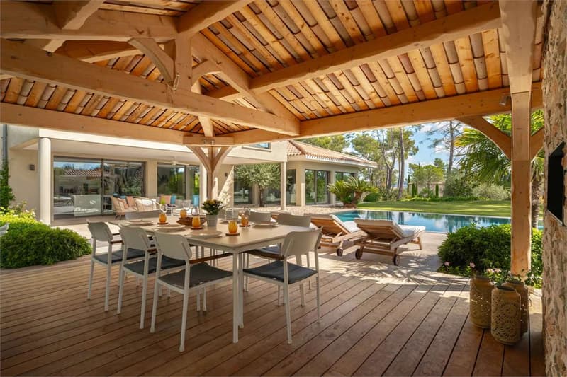 Villa di lusso nella tenuta Terre Blanche. (4)