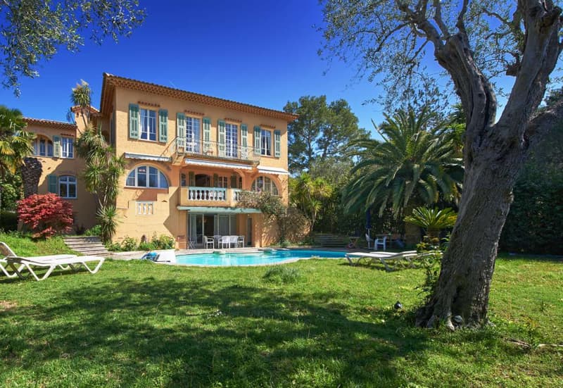 magnifica villa art déco in una tenuta sicura (3)