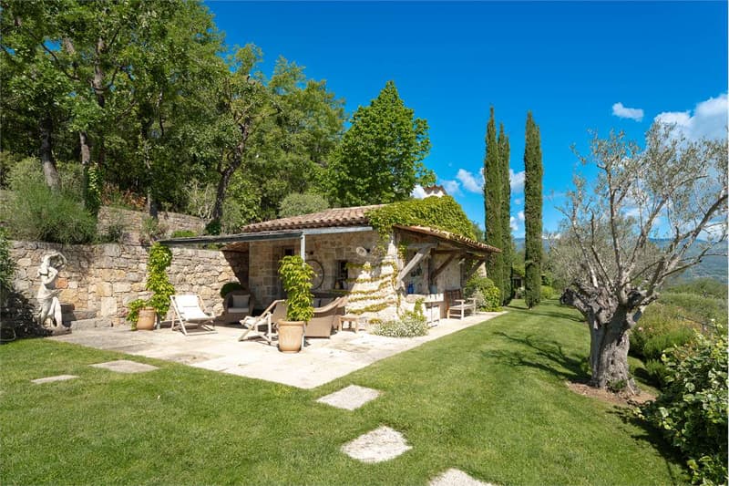 SPLENDIDO CASALE PROVENZALE CON VISTA PANORAMICA. (2)