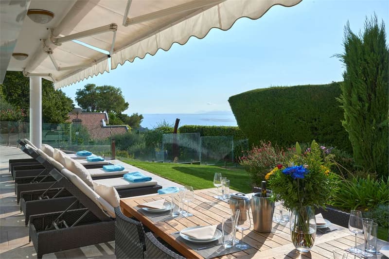 Villa in una tenuta privata con vista mare (6)