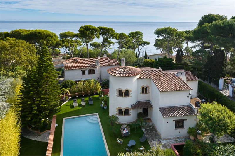 POSIZIONATA SUL VERSANTE ORIENTALE CON VISTA MARE (2)