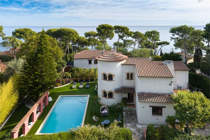 POSIZIONATA SUL VERSANTE ORIENTALE CON VISTA MARE (3)
