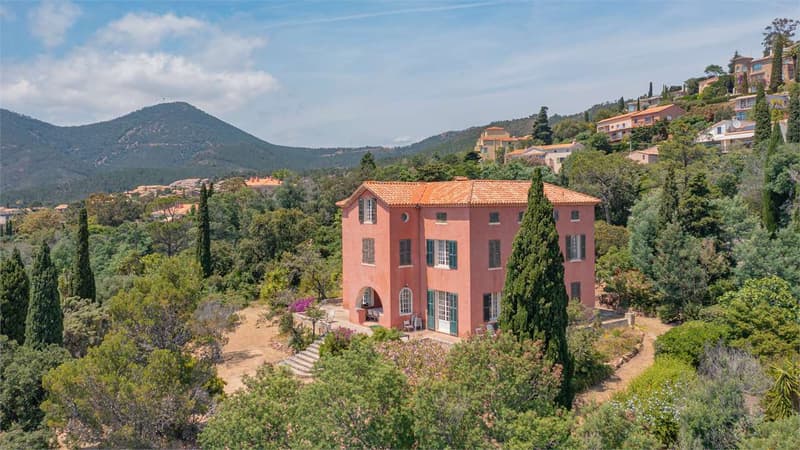 Proprietà unica - Terreno pianeggiante di oltre 1 (2)