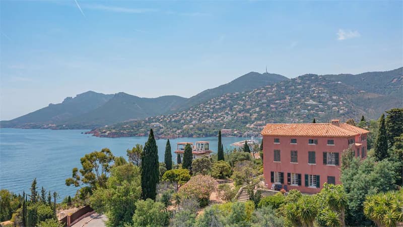 Proprietà unica - Terreno pianeggiante di oltre 1 (3)