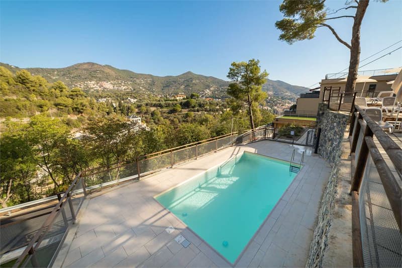 SUPERBO ATTICO CON VISTA MARE (4)