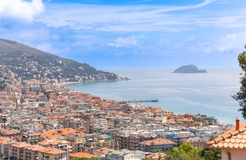 SUPERBO ATTICO CON VISTA MARE (2)
