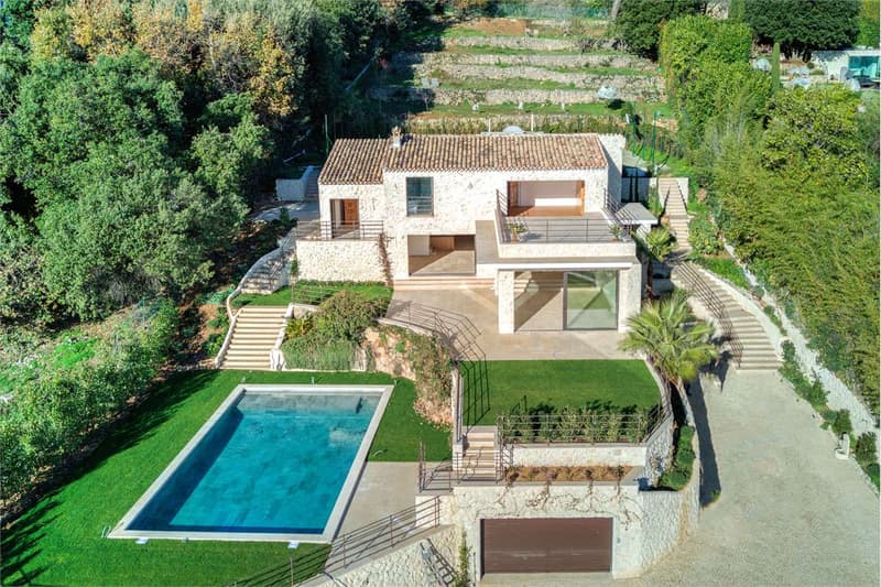 Villa neoprovenzale con magnifica vista sul mare (7)