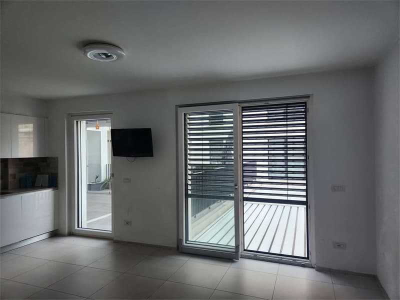 3.5 locali con zona hobby e giardino d'inverno (7)