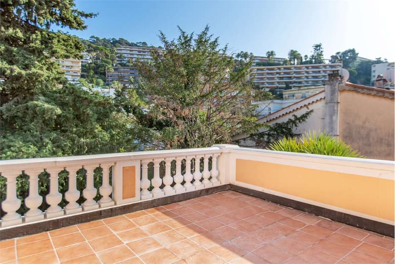 Splendida casa borghese Nizza porto (3)