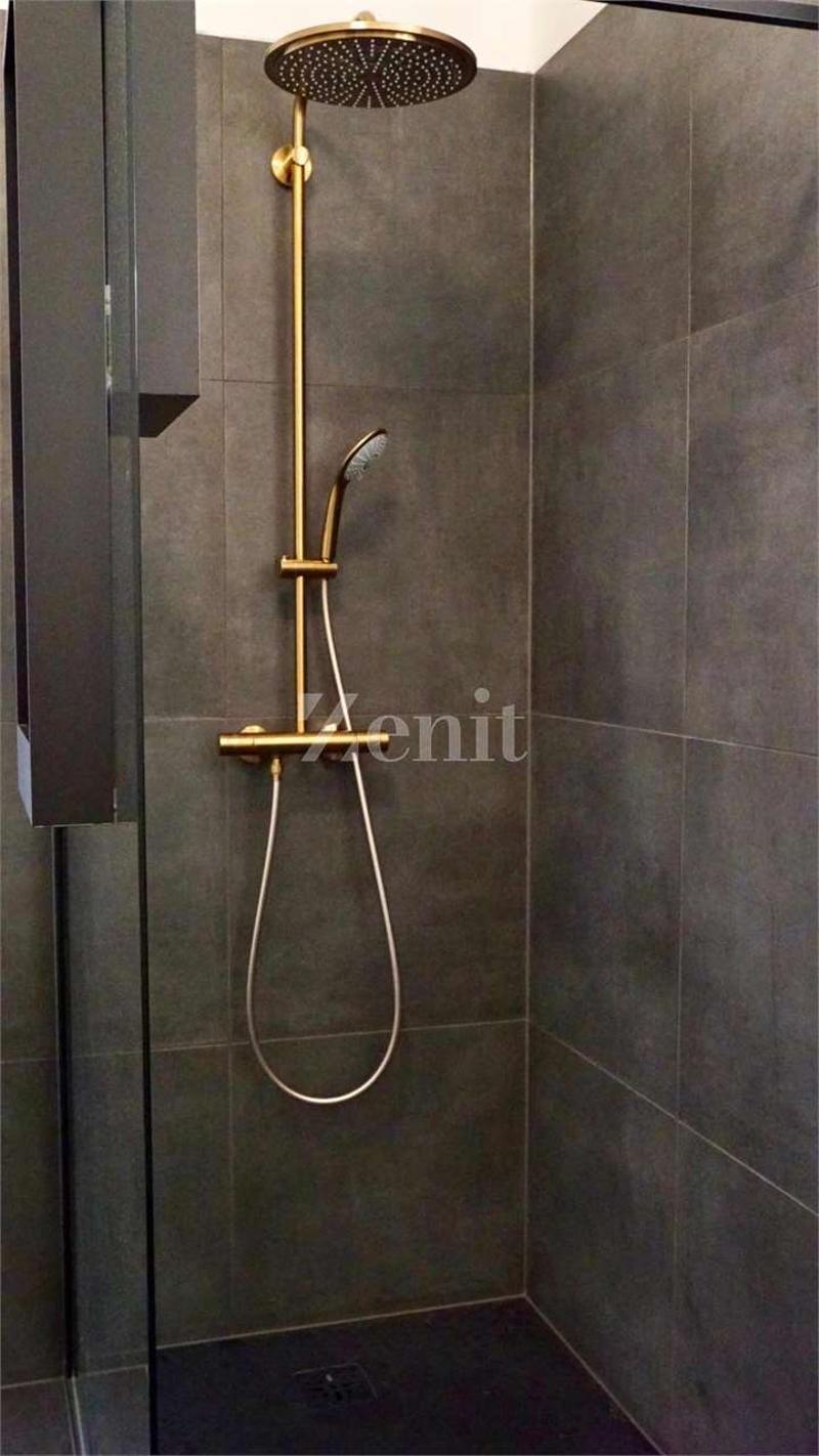 Moderno attico 2.5 locali con ampia terrazza (9)
