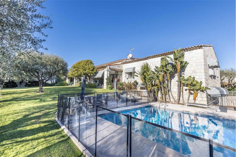 Prestigiosa Villa in Pietra da Taglio - Quartiere residenziale di Fabr (2)