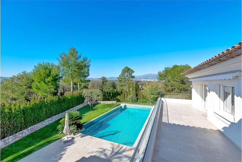 Villa di Prestigio nel Cuore del Royal Mougins Golf Club (2)