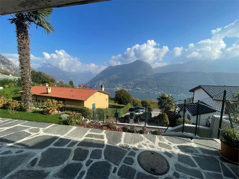 Casa Bifamiliare con Splendida Vista Lago a Carona (10)