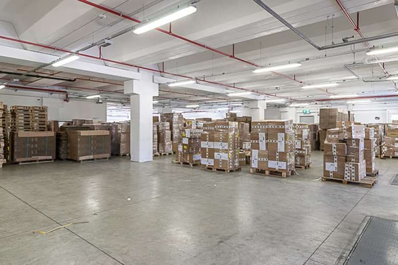 Affittasi spazio logistico /magazzino di ampia metratura a Cadenazzo (5)