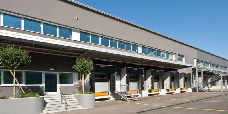 Vendesi ampio spazio logistico / laboratorio / produzione - Contone (c (2)