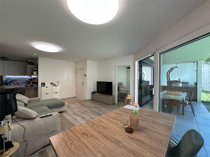 Raffinato appartamento 3.5 locali con giardino privato a Sorengo (2)