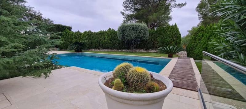 Mougins in un prestigioso golf club, lussuosa villa (3)