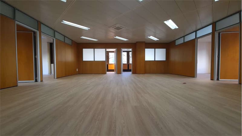 Ufficio di prestigio a due passi dal lungo lago di Paradiso (1)