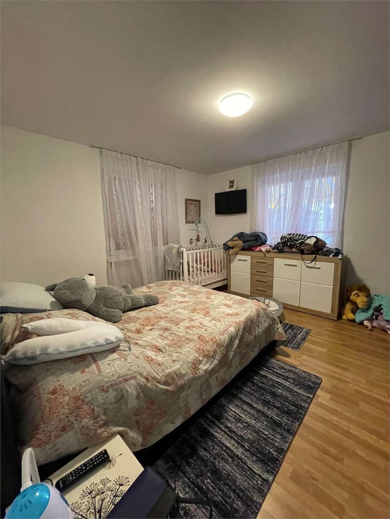 Villa Bifamiliare Ristrutturata - Ideale per Famiglie o Investimento (8)