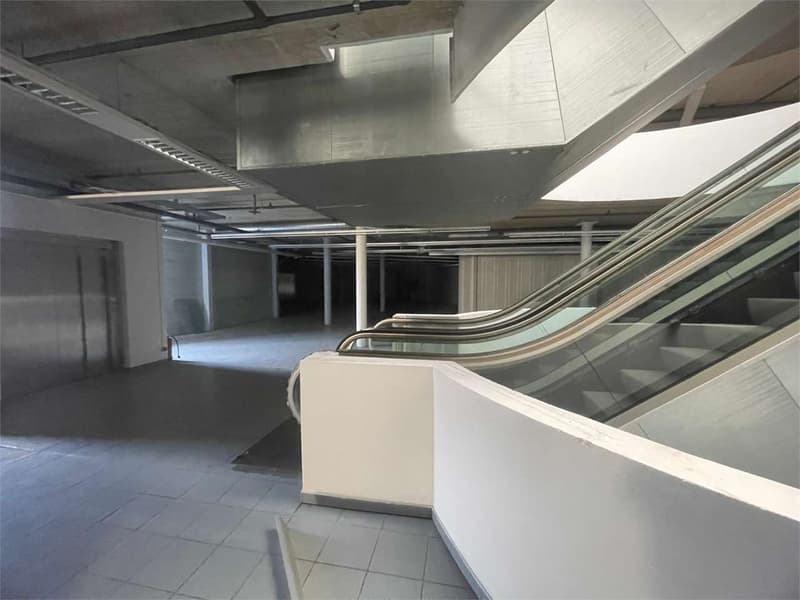 Affittasi oltre 4.000 metri quadrati presso un nuovo centro commercial (10)