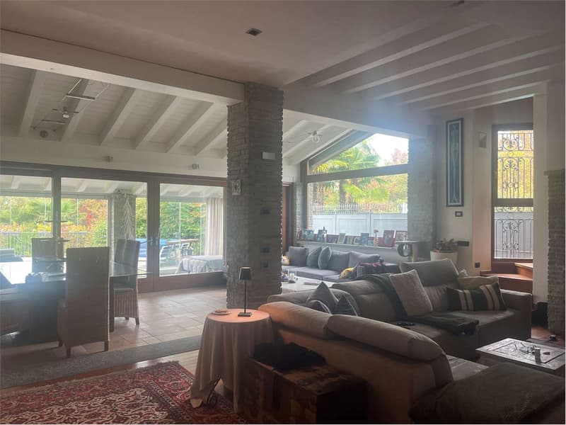 Casnate Con Bernate - Splendida villa di lusso con piscina (6)