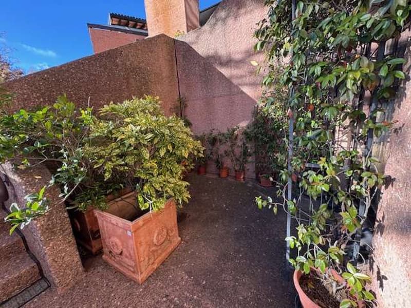 Monolocale di prestigio in vendita a Lugano con vista lago (2)