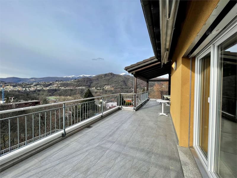 Villa bifamiliare con piscina e vista panoramica - Cadro (3)