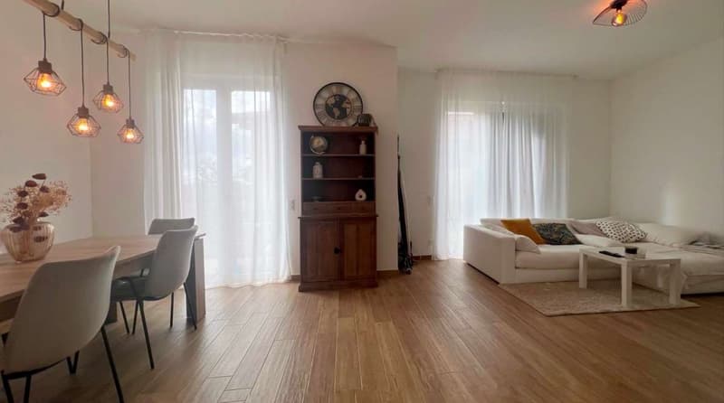 Porzione di casa bifamiliare in VENDITA, 4.5 locali (2)