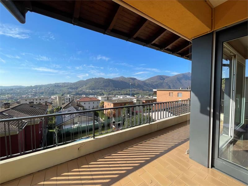 Villa esclusiva - 8 locali, vista panoramica e ampio giardino (6)
