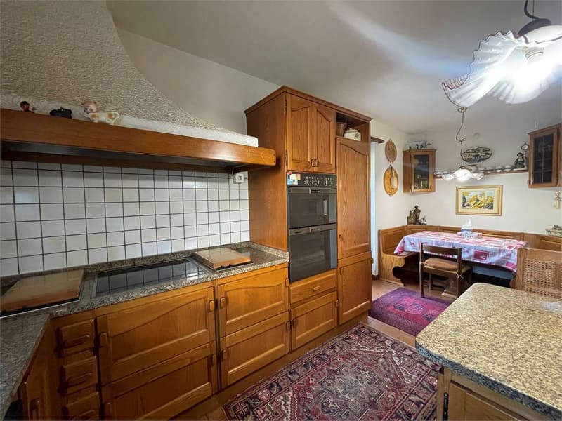 Villa bifamiliare a Stabio con ampio giardino privato (6)
