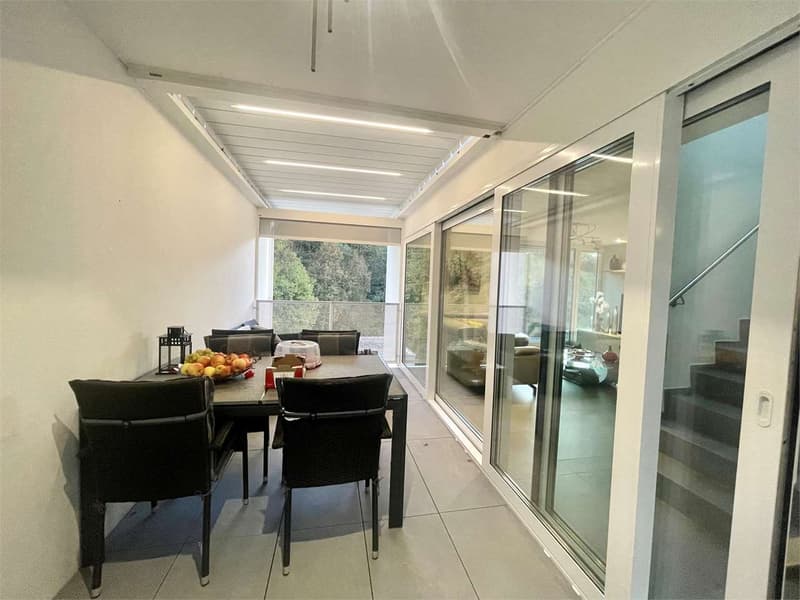 Villa unifamiliare moderna con vista aperta a Origlio (9)