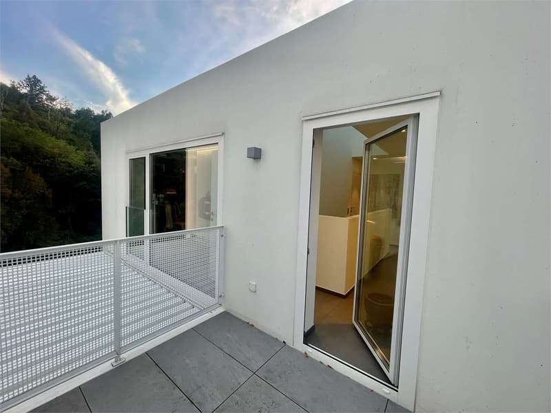 Villa unifamiliare moderna con vista aperta a Origlio (10)