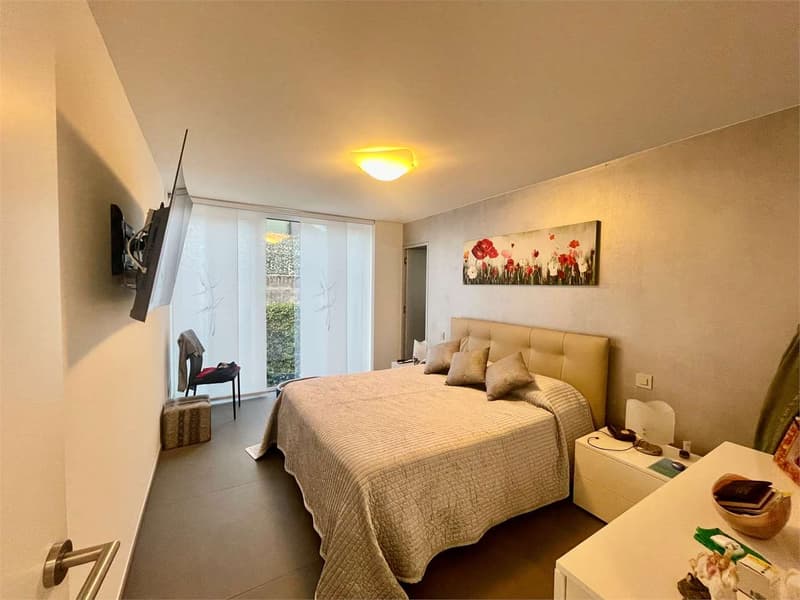 Villa unifamiliare moderna con vista aperta a Origlio (12)