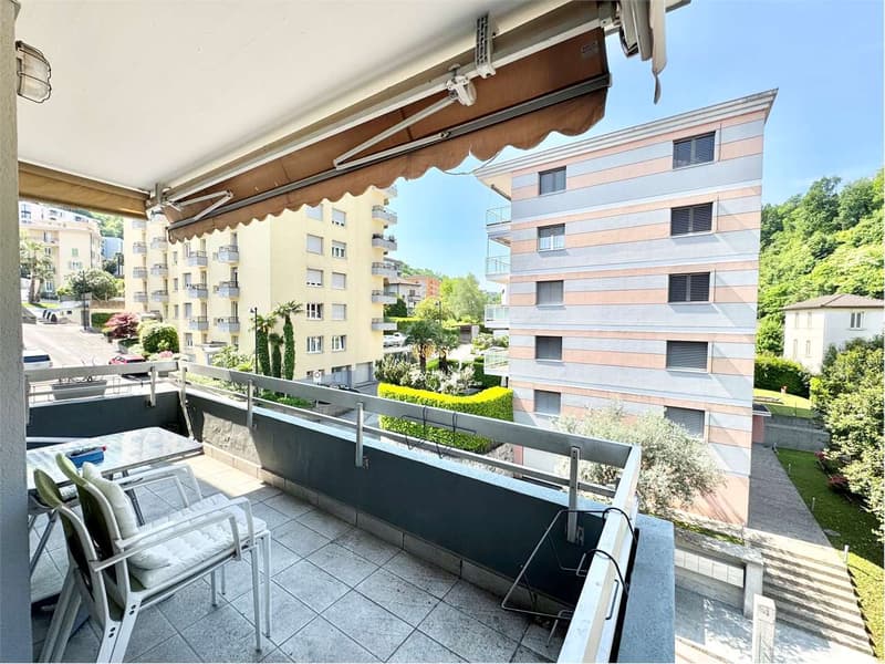 Luminoso appartamento 3.5 a Paradiso in zona residenziale (2)