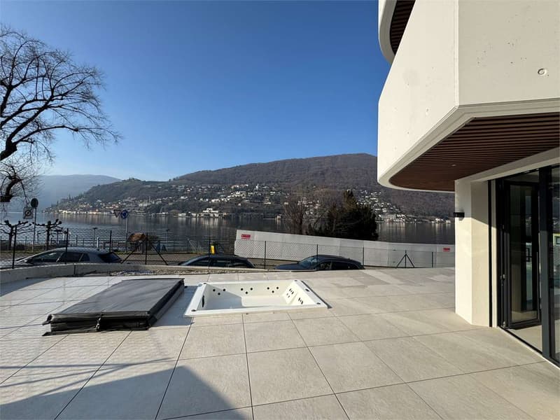 Meravigliosa villa di pregio triplex vista lago di 4.5 locali Brusino (1)
