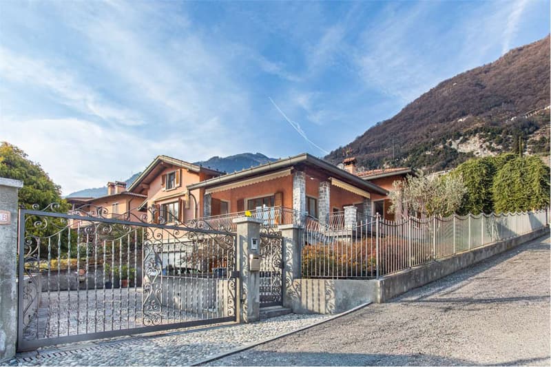 MERAVIGLIOSA VILLA VISTA LAGO DI COMO (3)
