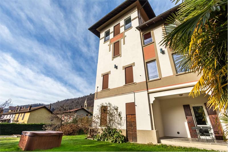 MERAVIGLIOSA VILLA SUL LAGO DI MAGGIORE (4)