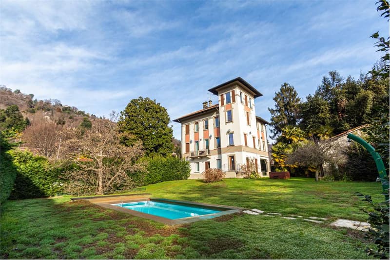 MERAVIGLIOSA VILLA SUL LAGO DI MAGGIORE (3)