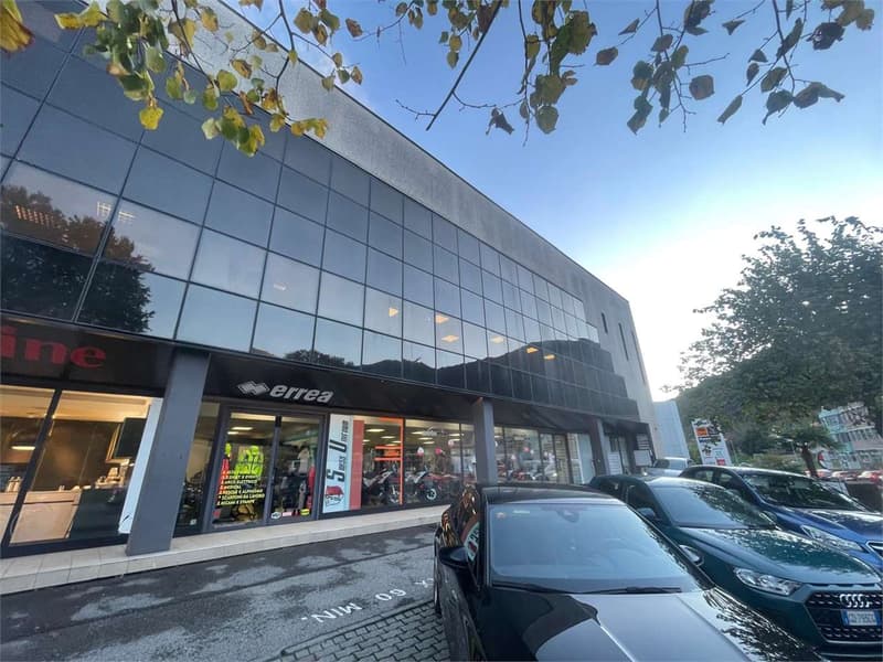 Affittasi Ufficio / piccolo deposito a Manno (6)