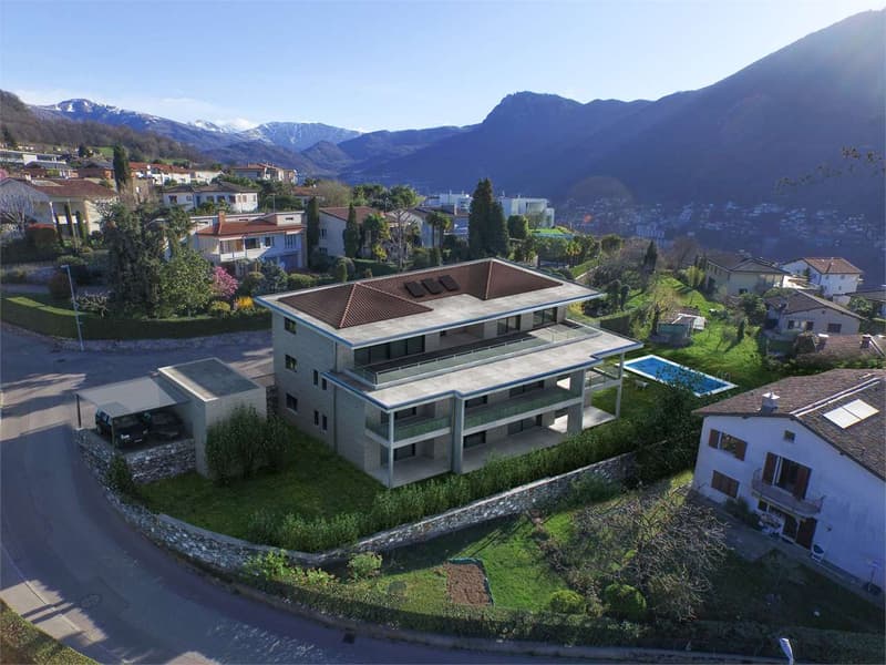 Vendesi appartamento Piano Terra, 7 locali con giardino privato a Coma (7)