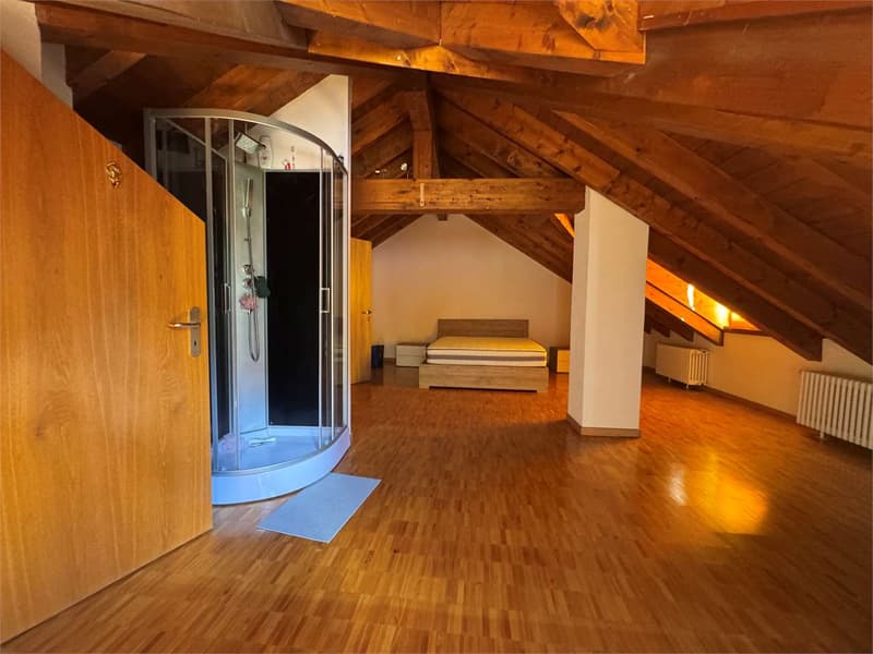 Casa a schiera immersa nel verde con vista aperta a San Vittore (1)