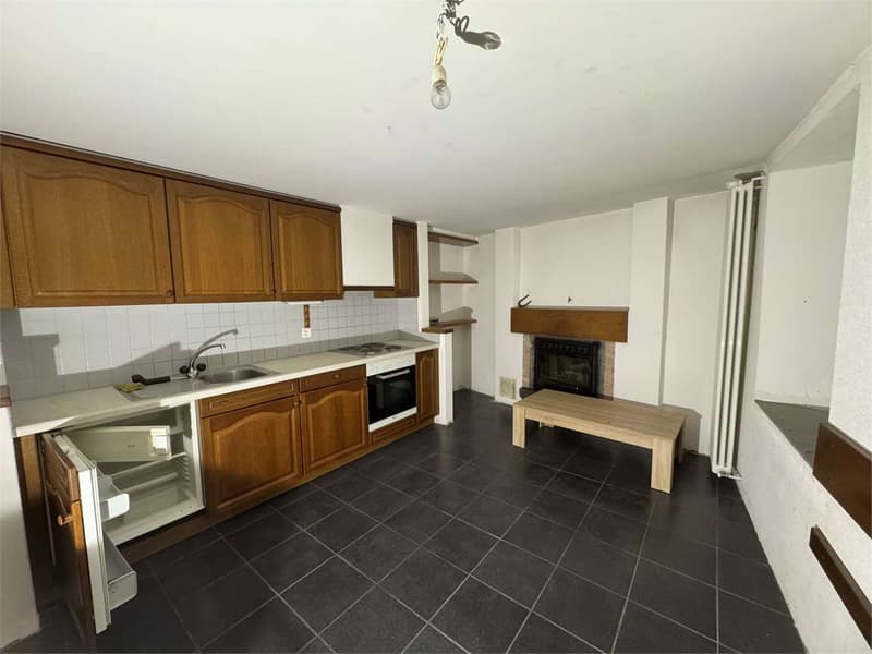Casa a schiera immersa nel verde con vista aperta a San Vittore (4)