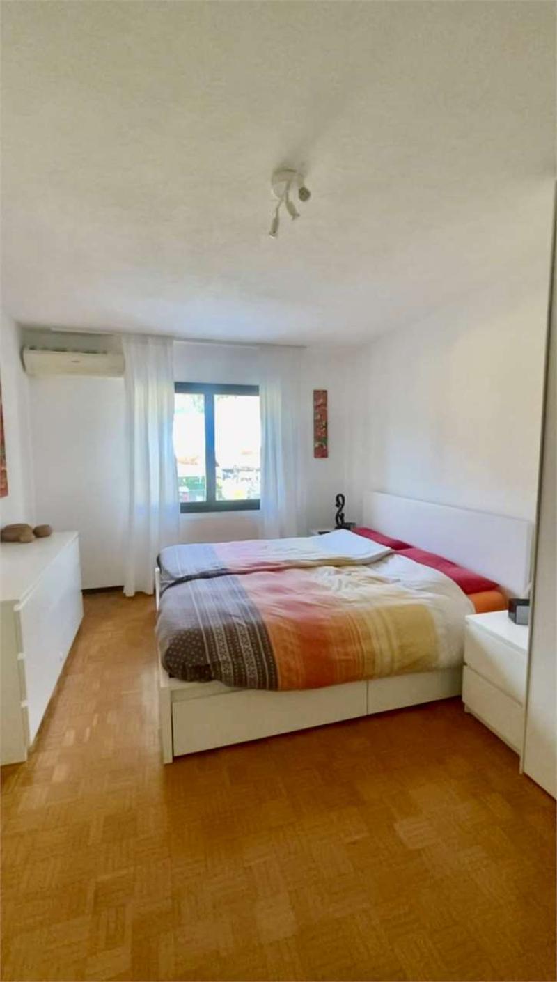 Morbio Inferiore - Villa di testa con giardino, luminosità e privacy (9)
