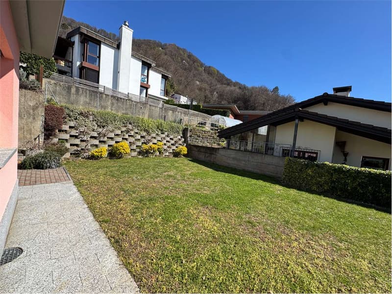 Villa 5.5 locali a Collina d'oro con vista lago mozzafiato (8)