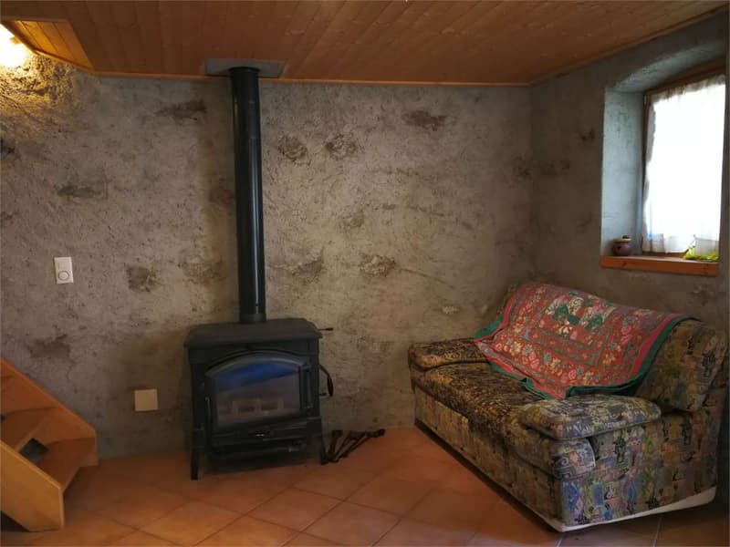 Tipica casa ticinese con grottino e mansarda nel cuore di Campo Blenio (4)