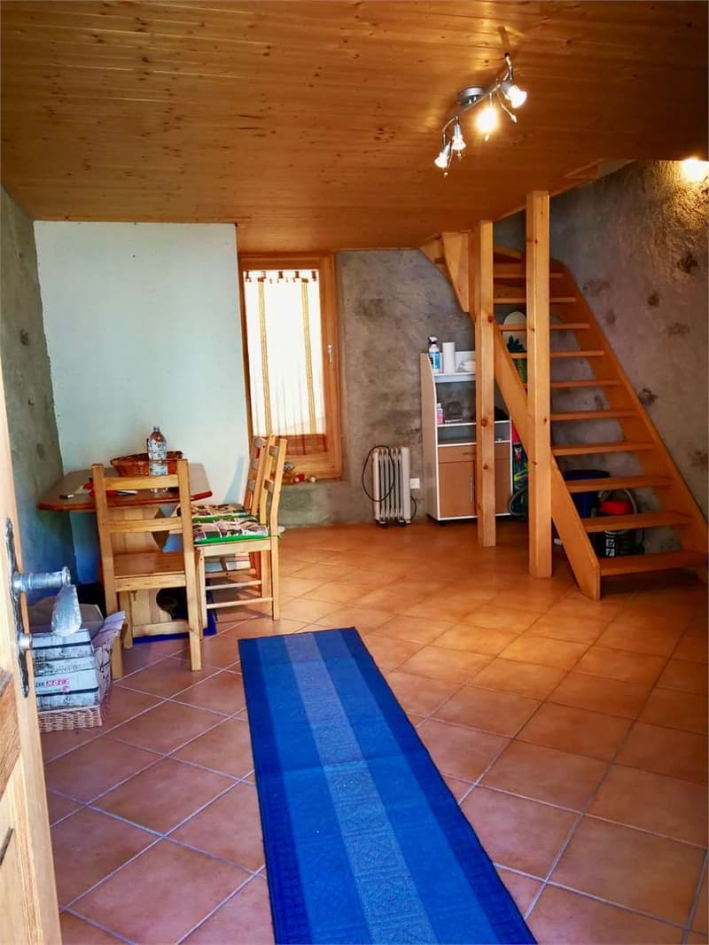 Tipica casa ticinese con grottino e mansarda nel cuore di Campo Blenio (10)